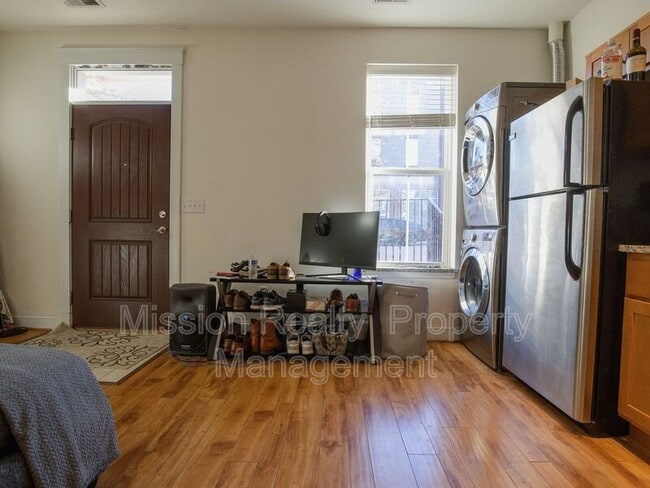 Building Photo - 11712 Chester Village Dr