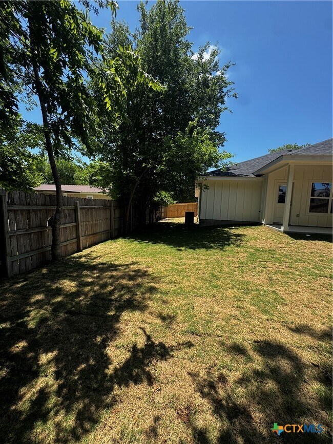 Building Photo - 209 Elbert Ln