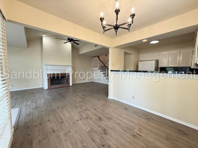 Building Photo - For Lease | South Tulsa - Townhouse | $150...