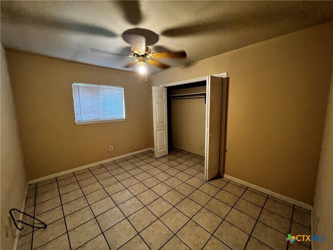 Building Photo - 1004 Hillyer St