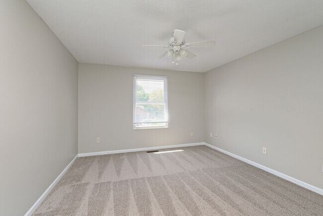 Building Photo - Sweet 4 Bedroom 2.5 Bath Home in Great Fishers Location Within Walking Distance to the Nickel Pla...