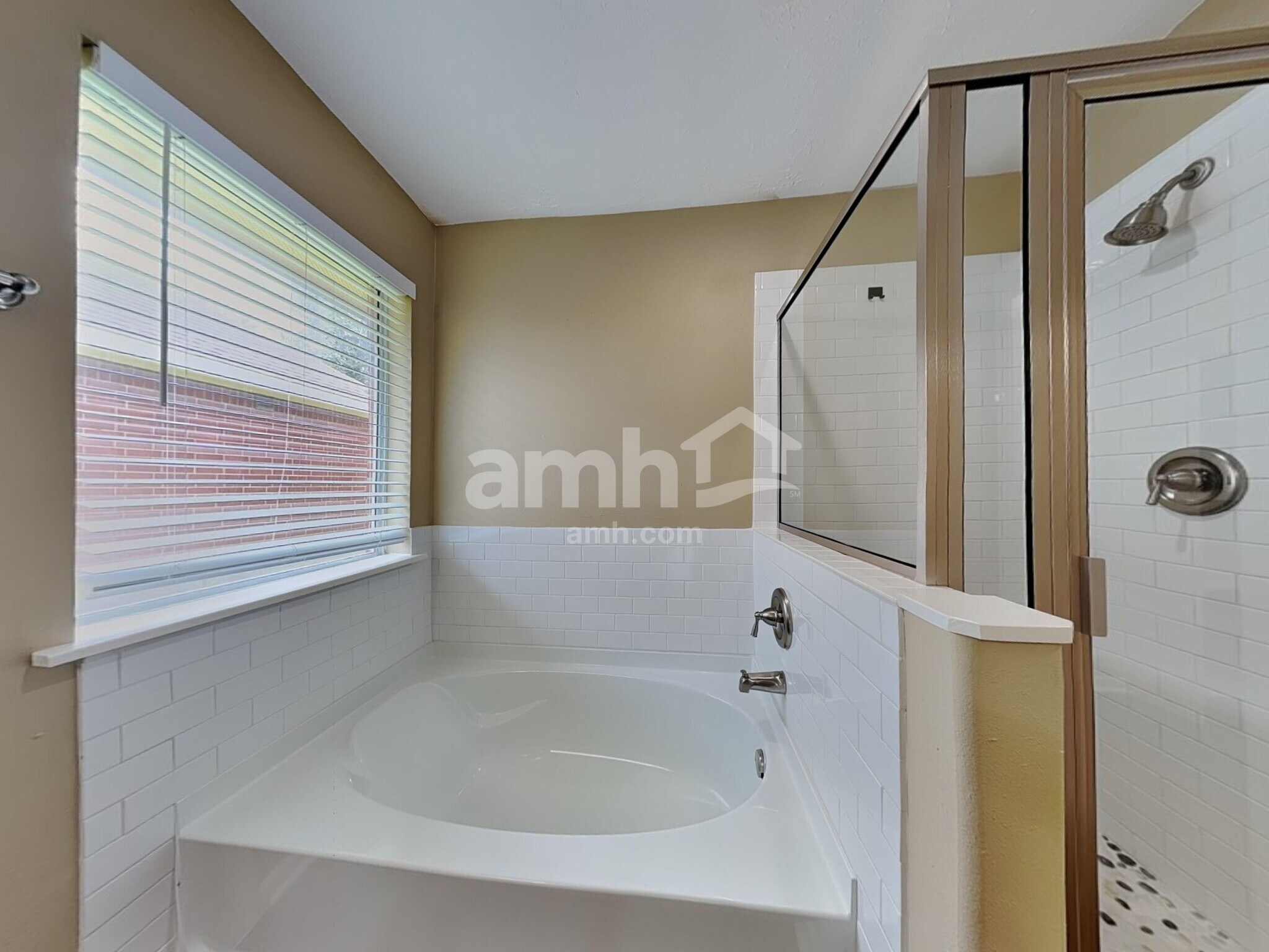 Building Photo - 12227 Lavon Dr