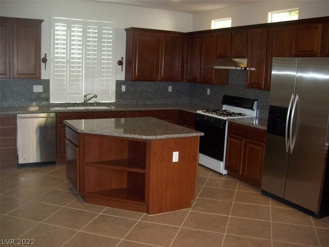 Building Photo - 2214 Cast Pebble Dr