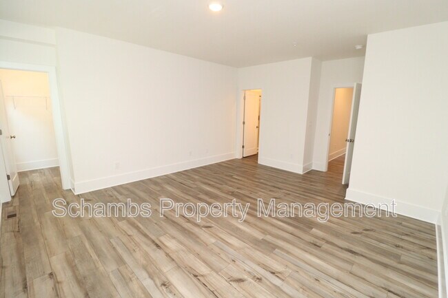 Building Photo - 110 Byrum St