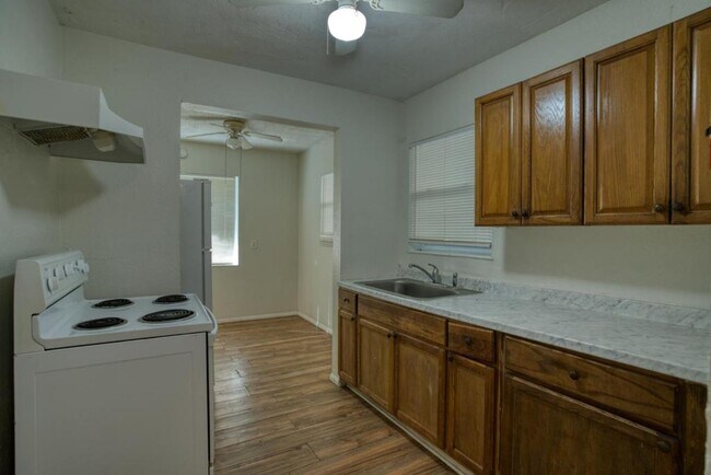 Building Photo - 1744 Granville Court S