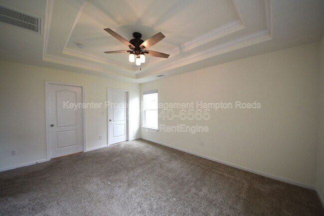 Building Photo - 126 Peck Ln