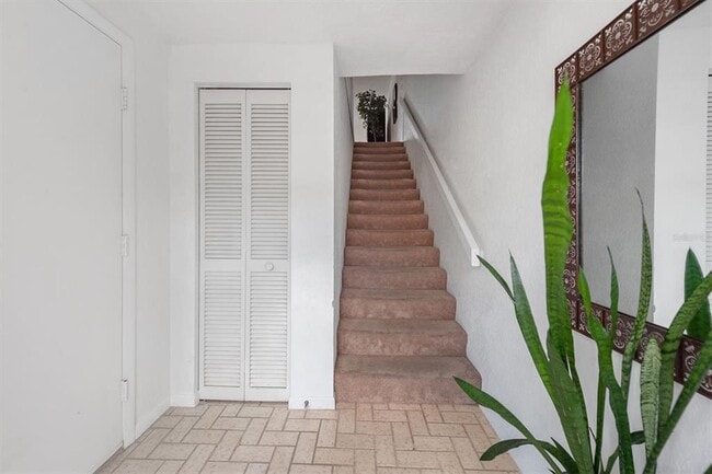 Building Photo - 745 Pinellas Bayway S