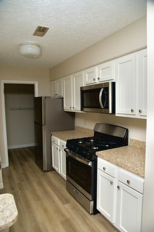 Building Photo - 2245 Hedgerow Road