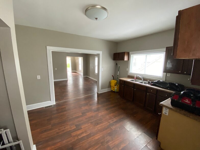 Kitchen - 1006 N Williams St