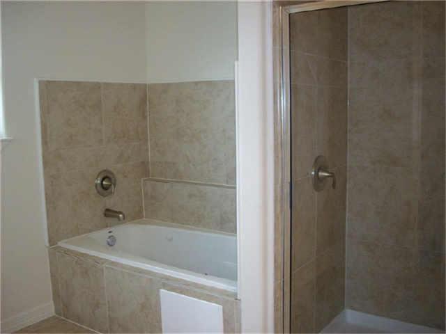 Building Photo - 16020 Fountainview Dr