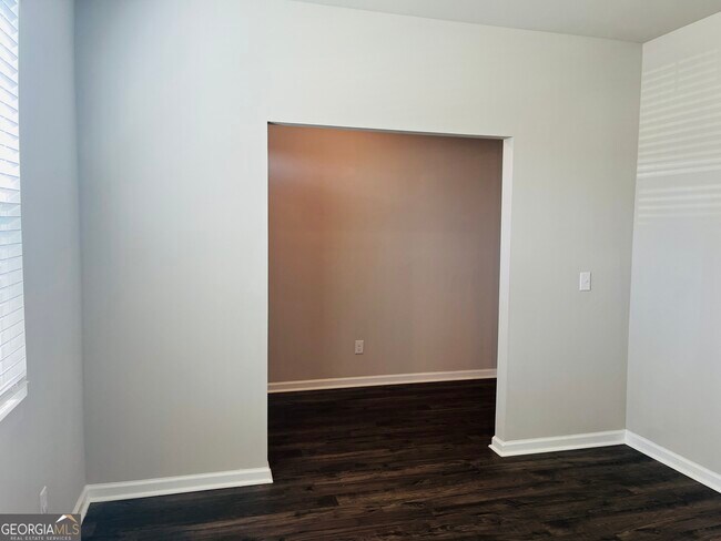 Building Photo - 138 Silver Birch Pass