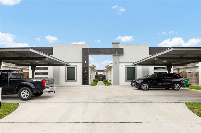 Primary Photo - 24 West Dr