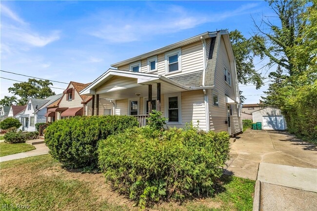 Building Photo - 19409 Raymond St