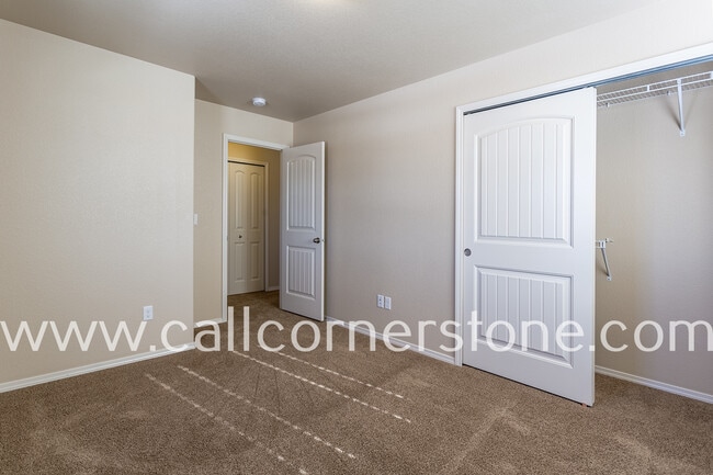 Building Photo - 6698 Lucky Star Ln