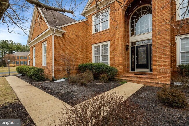 Building Photo - 15053 Doral Pl