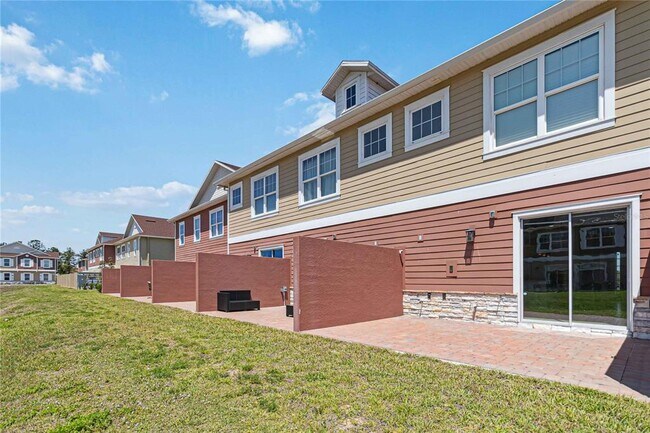 Building Photo - 7554 Sunflower Cir