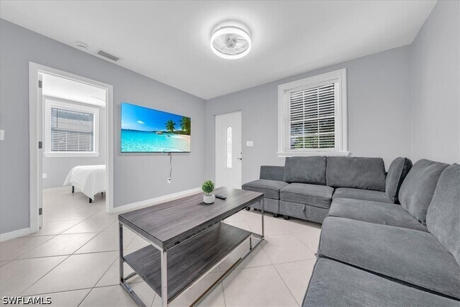 Building Photo - 2750 Manorca Ave