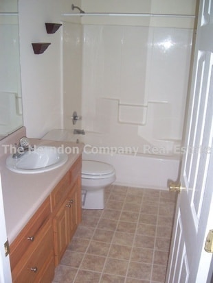 Building Photo - 12 Jacob's Walk