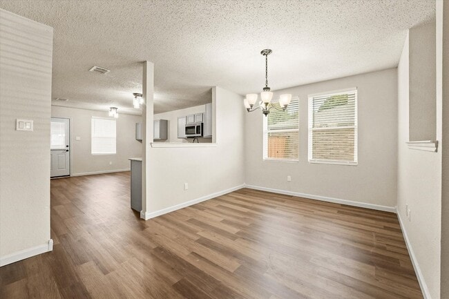 Building Photo - 2621 S Wavecrest Ct
