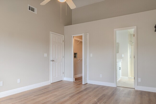 Building Photo - 5004 Laguna Bay Cir