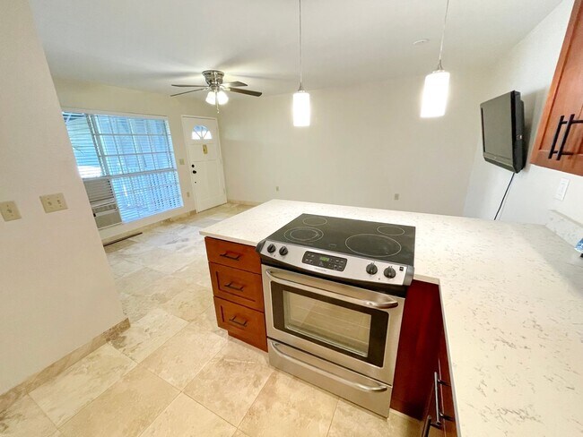 Building Photo - South Maui - Keonekai Villages - Top Floor...