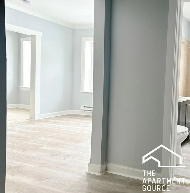 Building Photo - 6228 S Western Ave