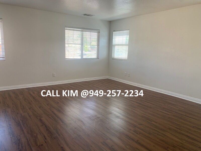 Building Photo - 45016 Anabell Ln
