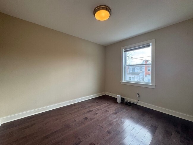 Building Photo - Charming 2 Bed 1.5 Bath Townhome In Beautiful Lily Ponds