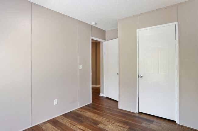 Building Photo - 4bd 2ba Mobile HOME FOR RENT!