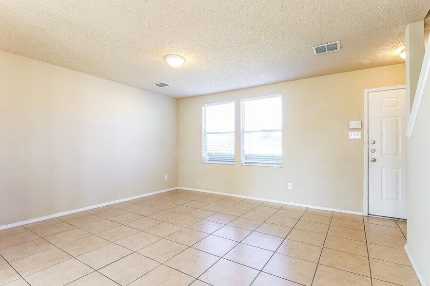 Building Photo - 521 Merton Ct