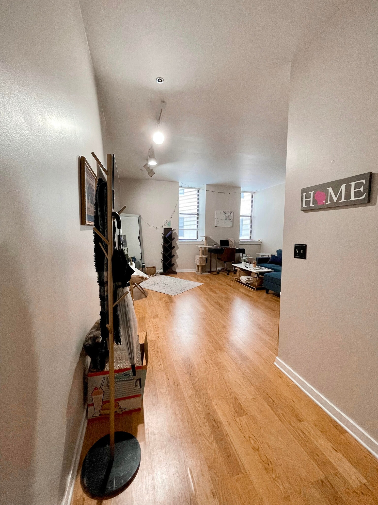 Building Photo - 234 N Broadway