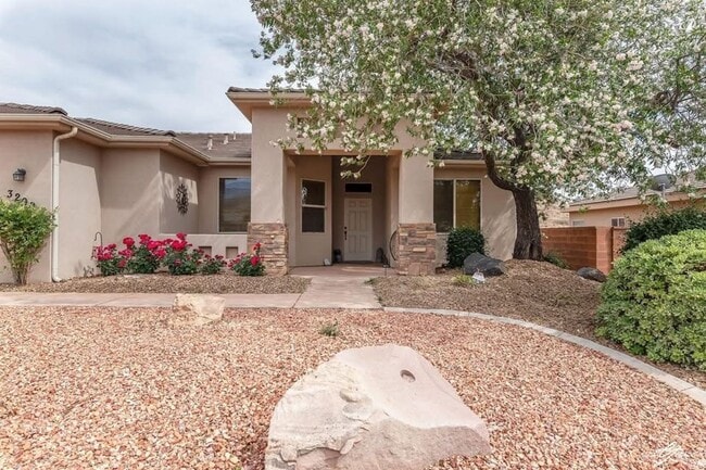 Building Photo - 4 Bedroom Single-Level Home In Hurricane - Small Pet Friendly