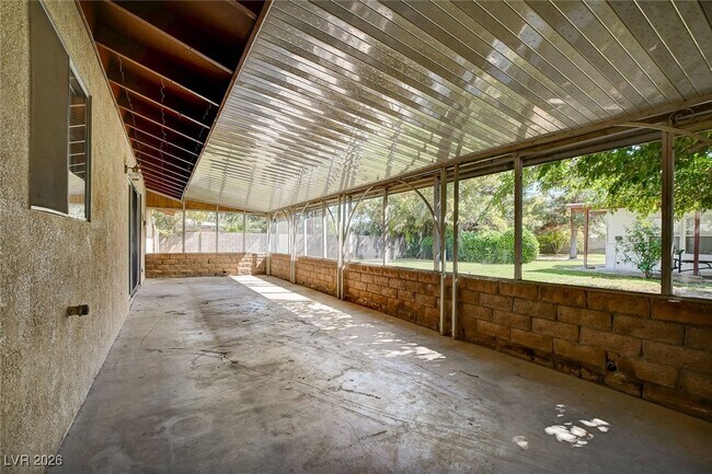 Building Photo - 5649 Sheila Ave