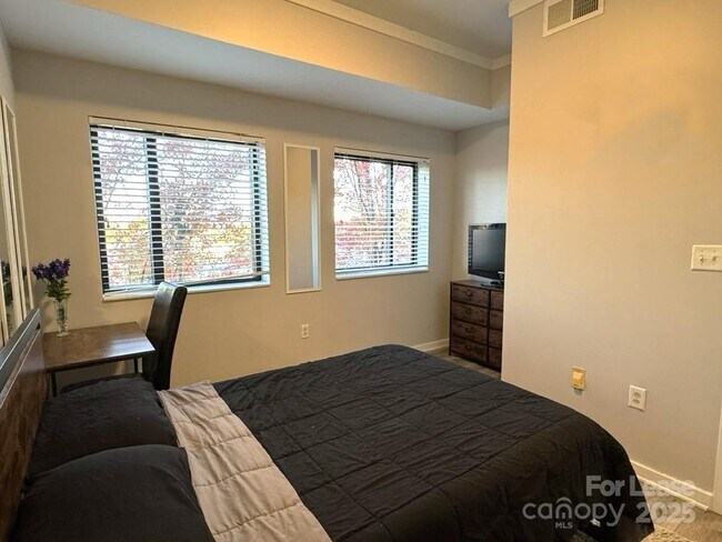 Building Photo - 715 N Church St