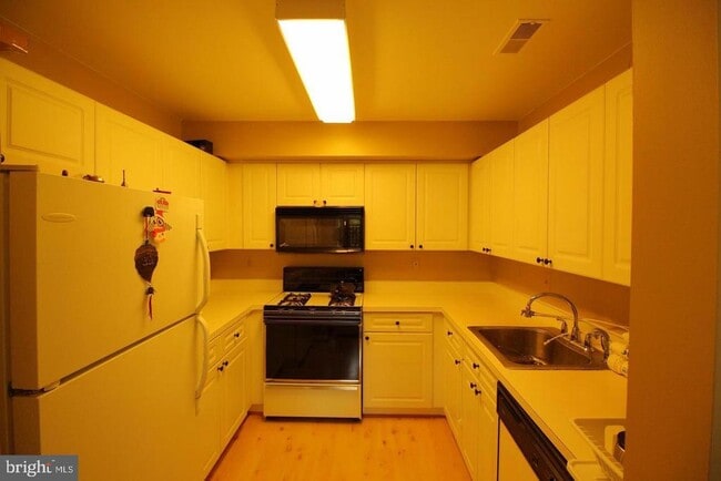 Building Photo - 20602 Cornstalk Terrace