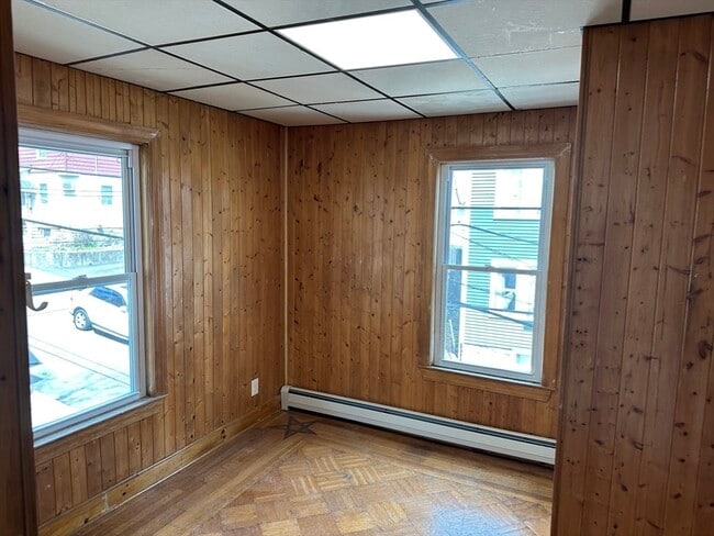 Building Photo - 58 Clark St