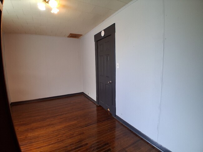 Building Photo - 35 Griffin-S