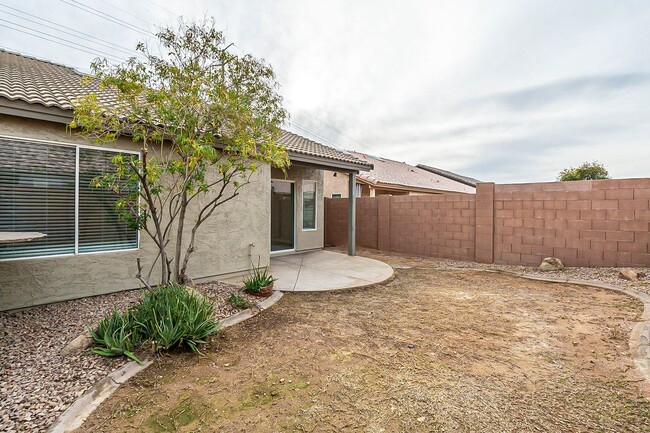 Building Photo - Great home in gated community!
