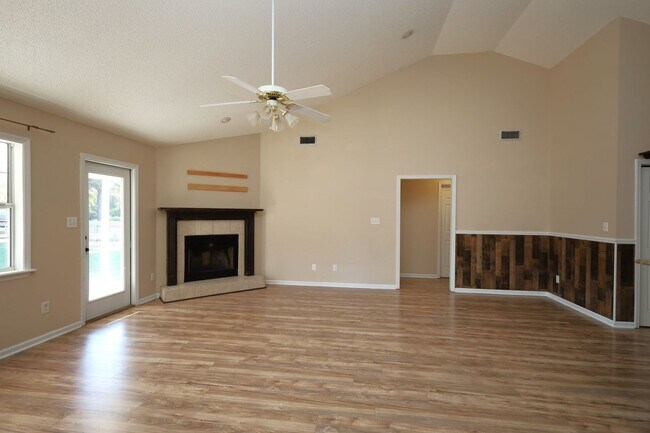 Building Photo - 4349 Summerlin Dr