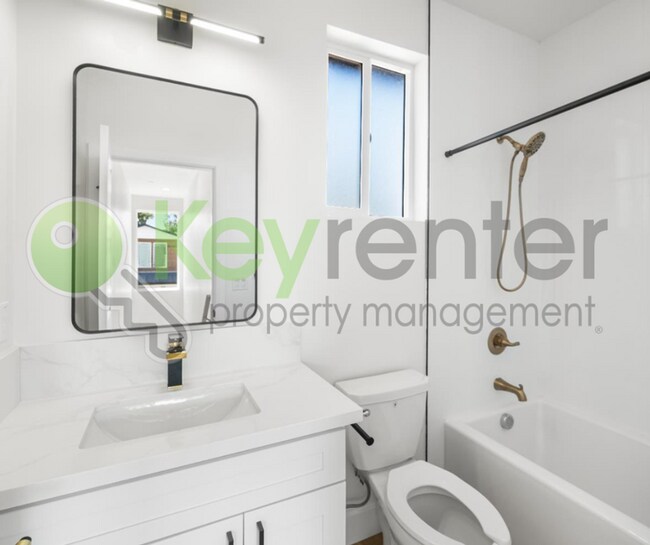 Building Photo - 967 Olive Br Pl