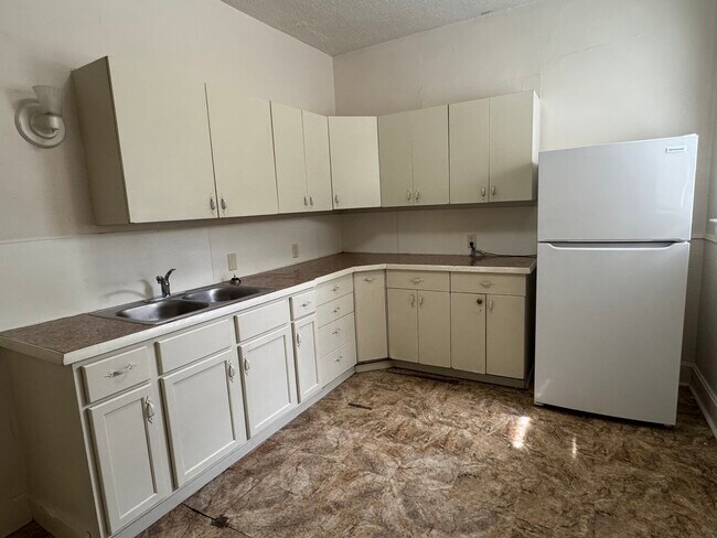 Building Photo - 1421 Grand Ave