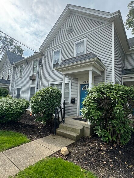 PRIVATE ENTRANCE & PARKING - 443 W Loveland Ave