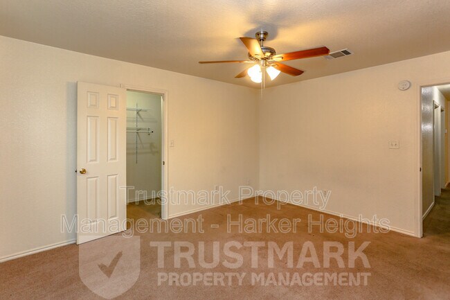 Building Photo - 4907 John David Dr