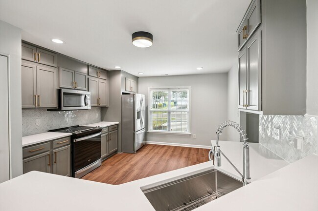 Building Photo - 3 bedroom townhome in Brier Creek- Availab...
