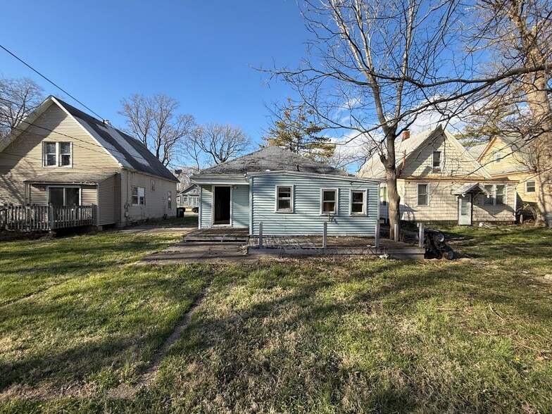 Building Photo - 803 E Whitmer St