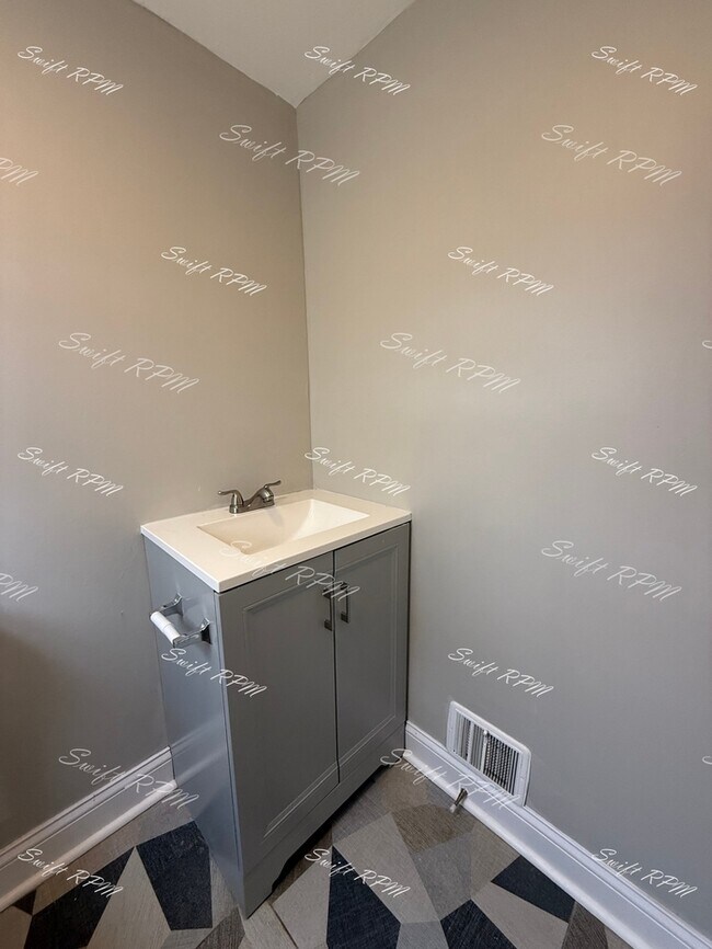 Building Photo - 1827 E 75th Terrace