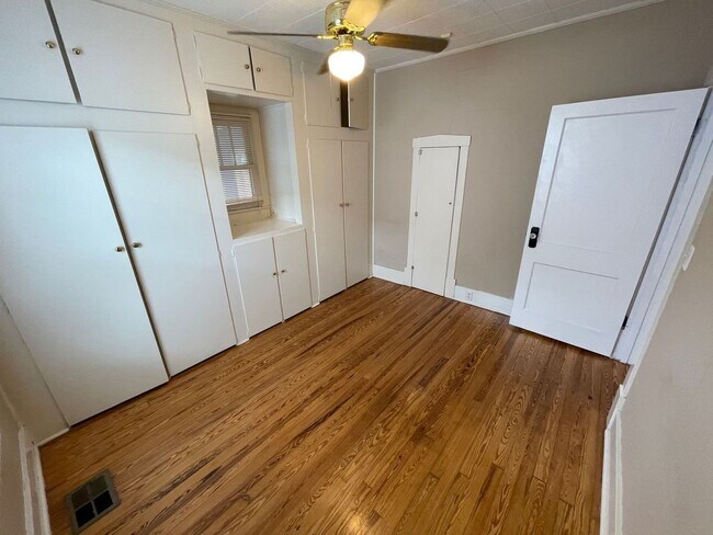 Building Photo - Pensacola - East Hill - 2 Bedroom, 1 Bathroom