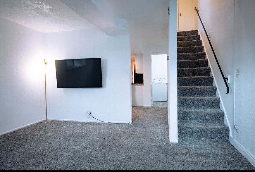 Building Photo - 155 Wentworth Ave