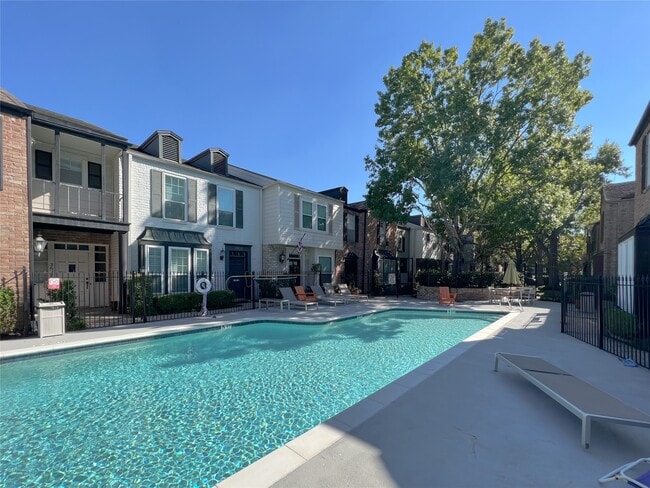 Building Photo - 3737 Wakeforest St