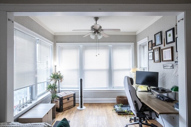 Building Photo - 1514 W Addison St